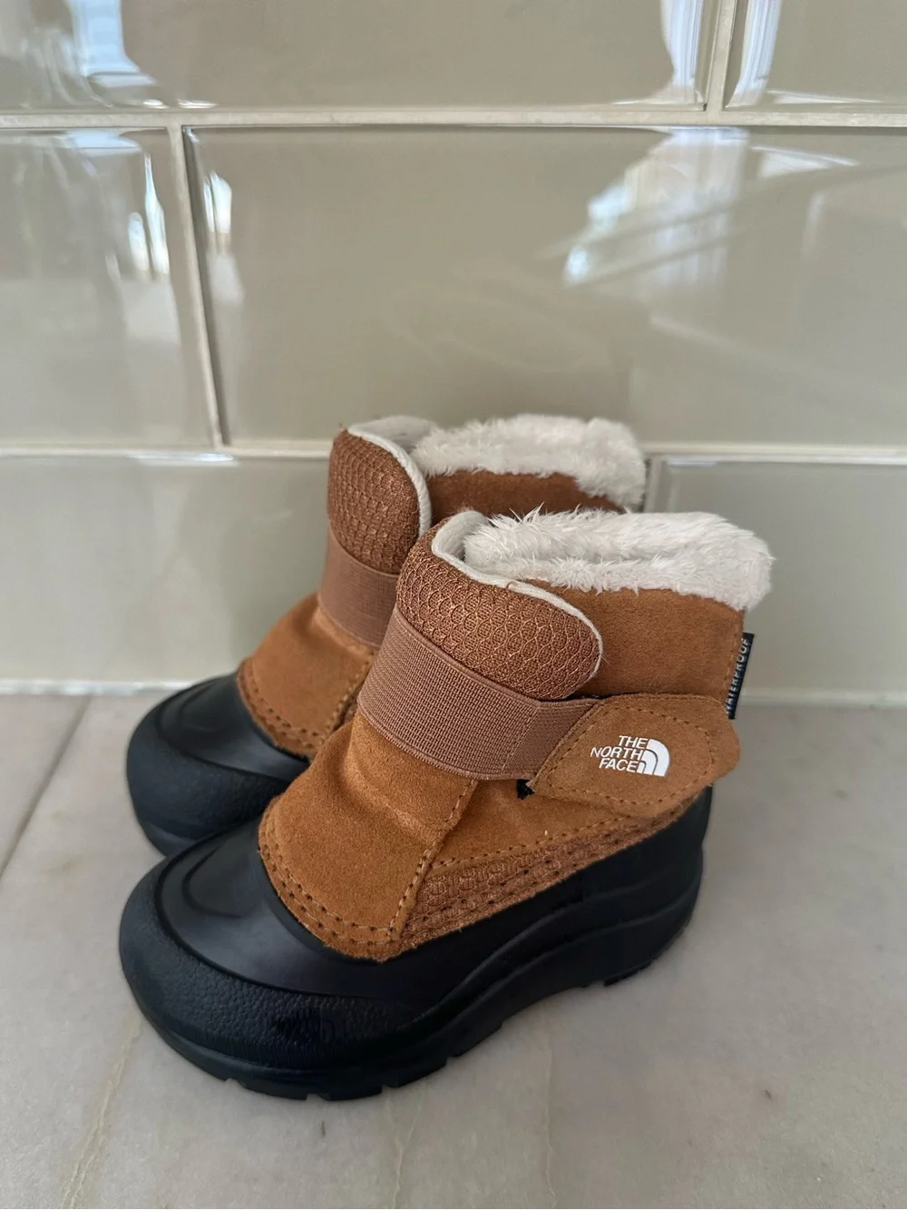 The North Face Toddler Alpenglow 11 Snow Boots Size 7